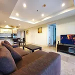 Spacious Apartment With Ocean View In Panwa