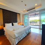Spacious Apartment With Ocean View In Panwa