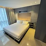 1Bdr 2 Pools On The Roof 500M To Beach 3 Bars