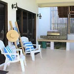 Beach Front Sand Castle - Kid Friendly Right On The Perfect Beach