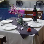 Karon Pool Hotel