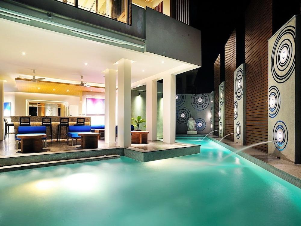 Beachfront Phuket 5*