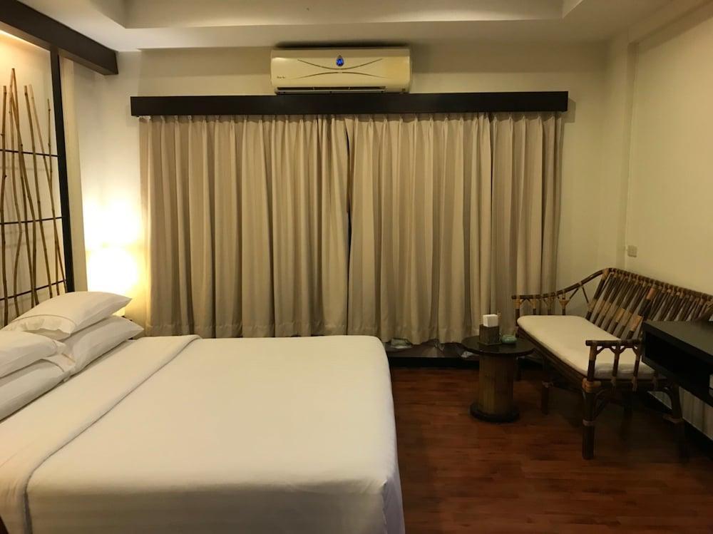 Hotel Bamboo House Phuket