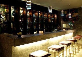 3rd Street Cafe& Apartment *