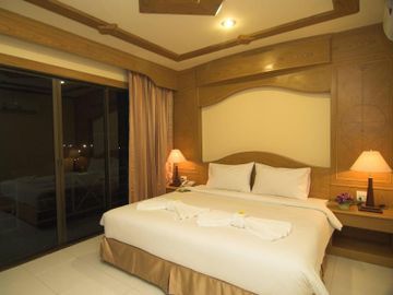 Chang Club Hotel 2*