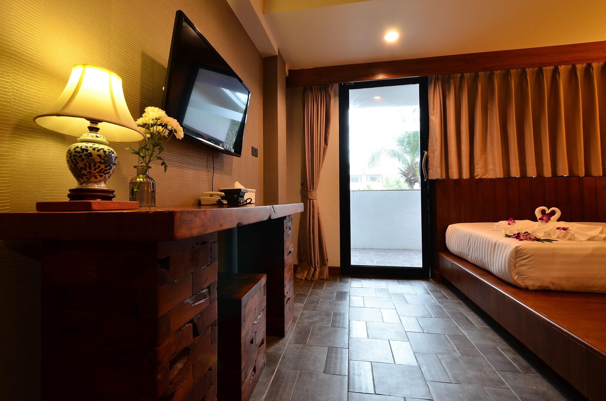 Resort Lap Roi Beachfront By Shanaya 4*