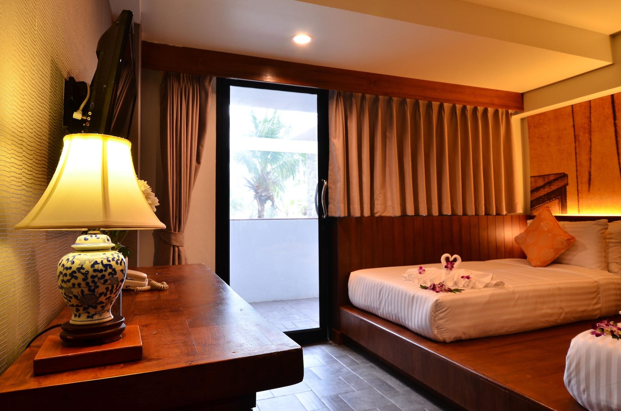 Lap Roi Beachfront By Shanaya Resort 4*
