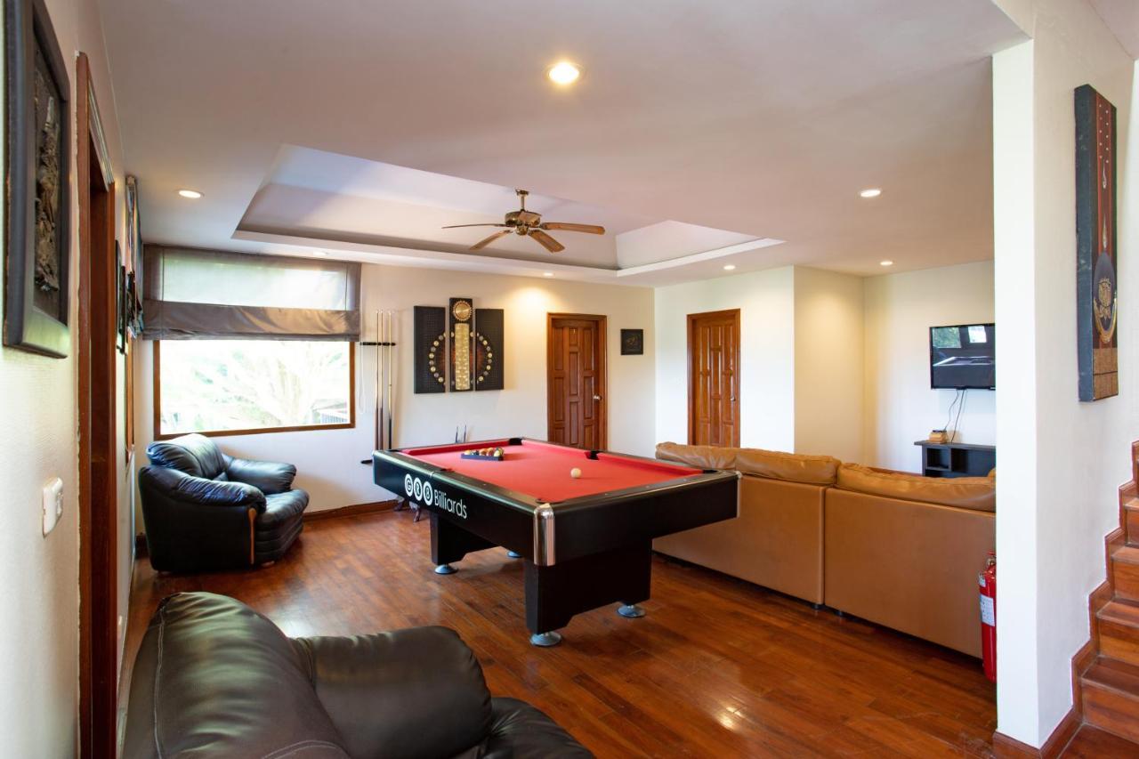 Heavenly 8 Villa