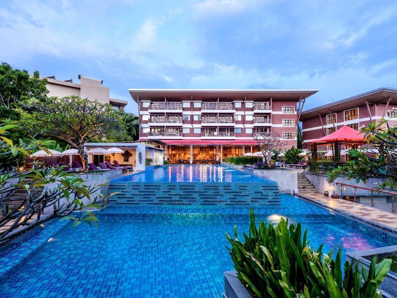 Peach Blossom & Pool - Sha Hotel 4*