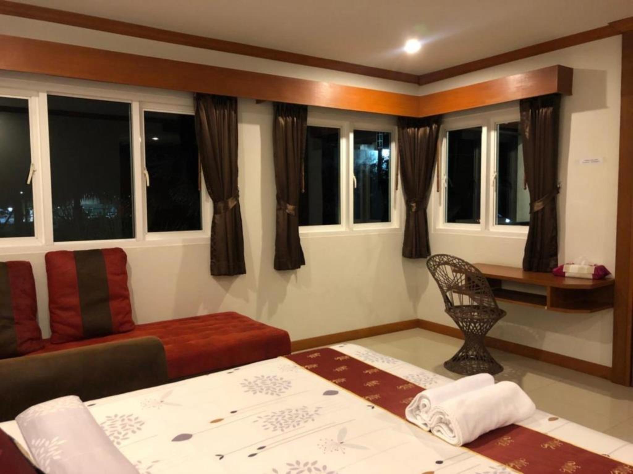 Chollada Kamala Beach