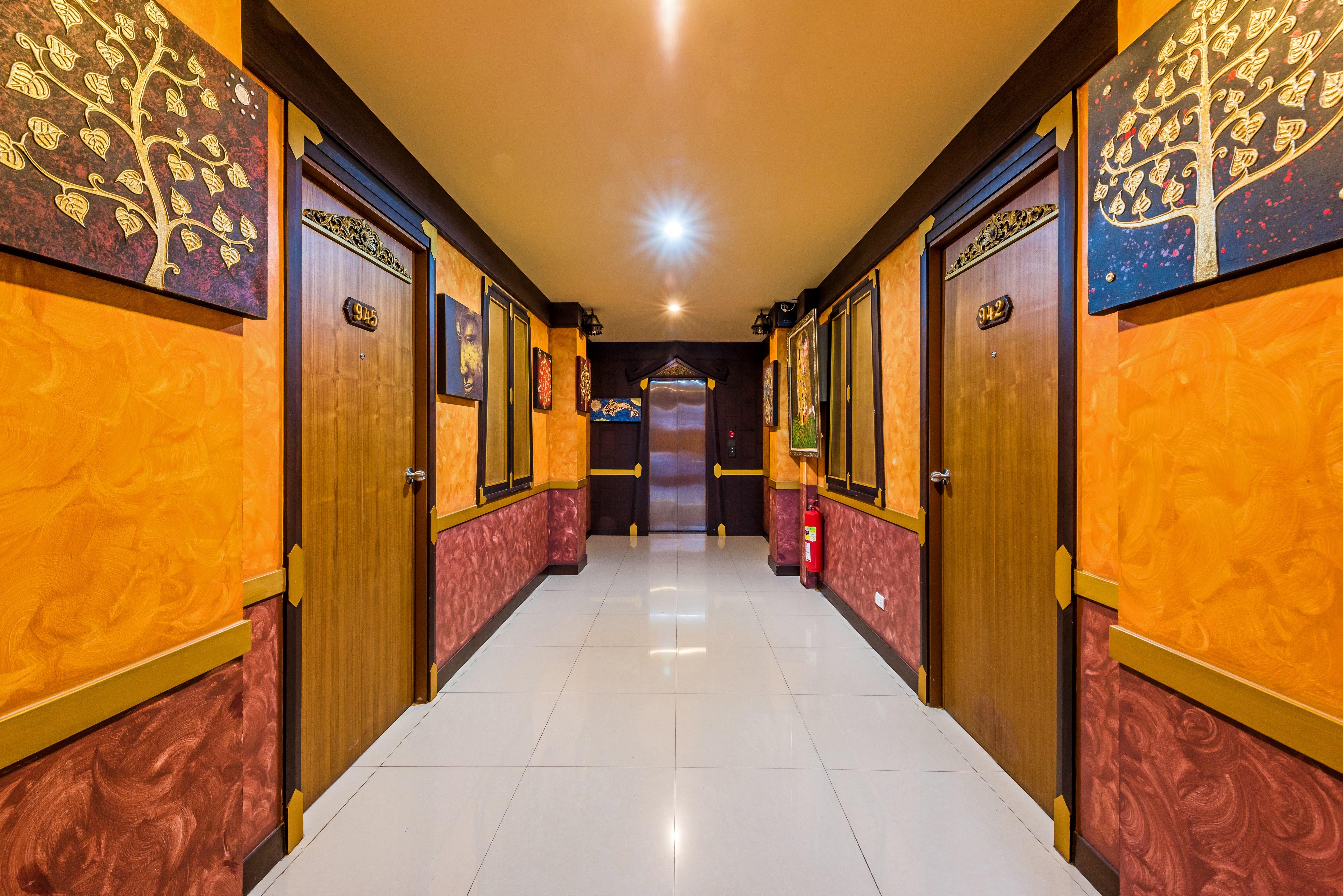 Hotel 99