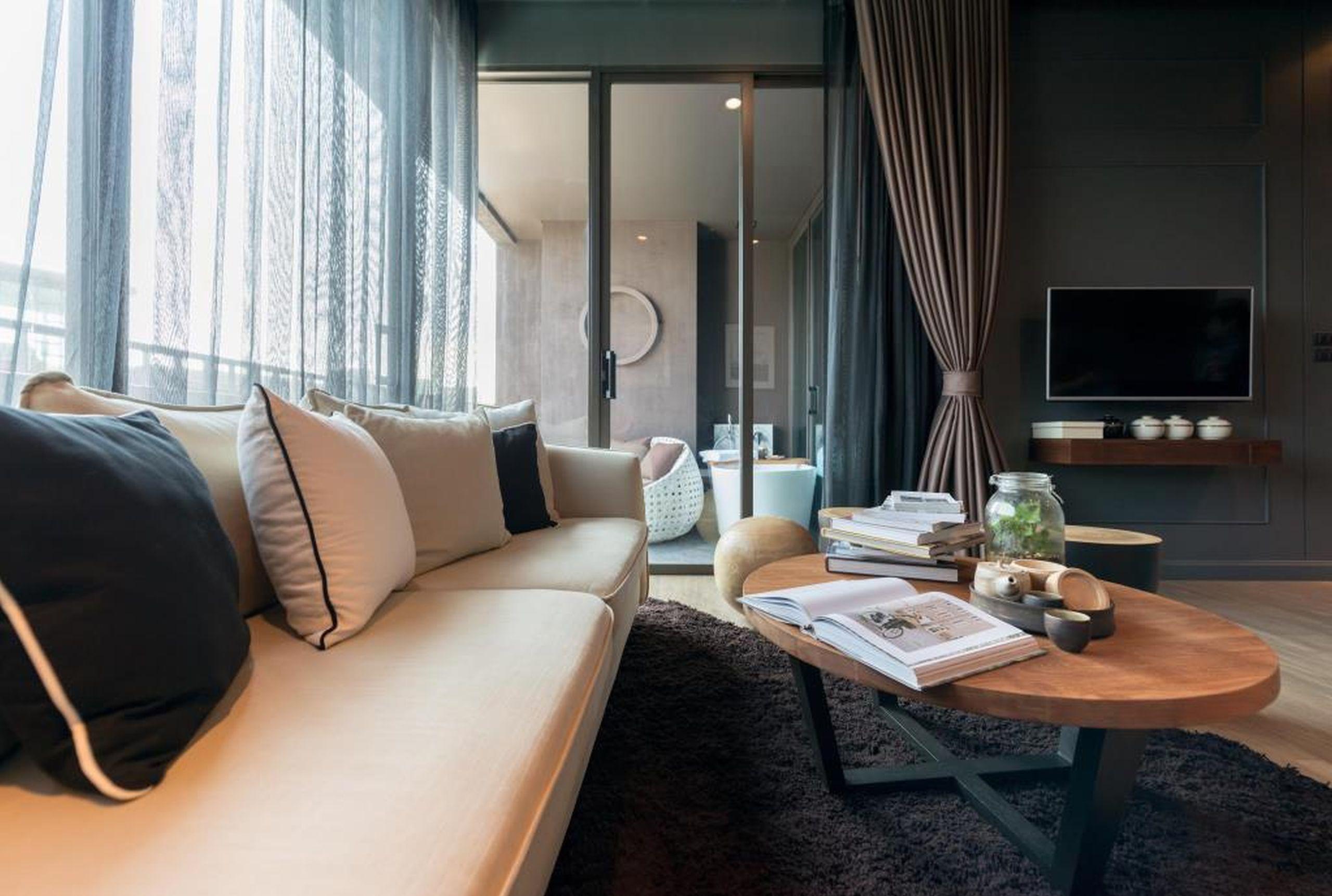 Saturdays By Brown Starling 4*