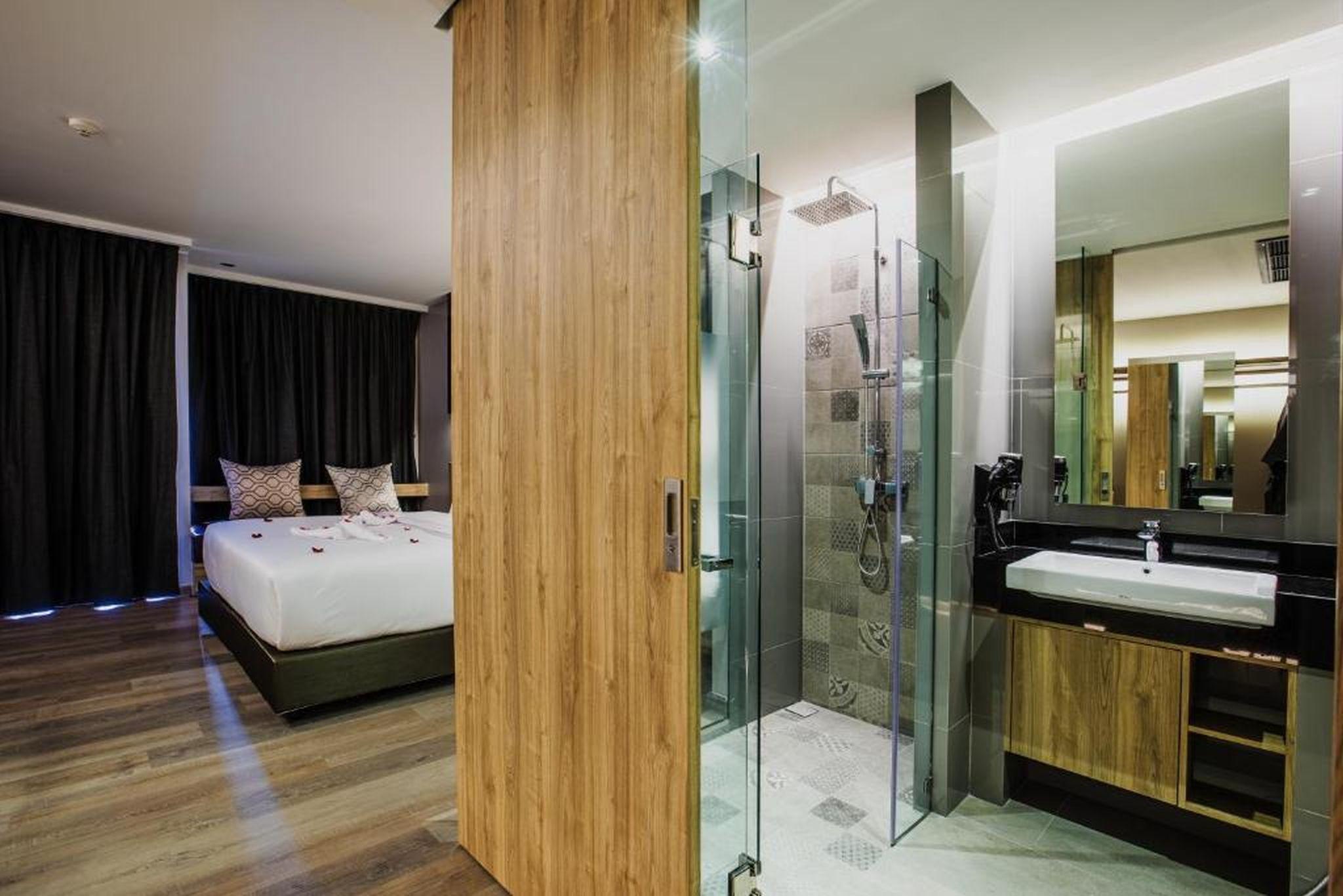 Rak Elegant Patong