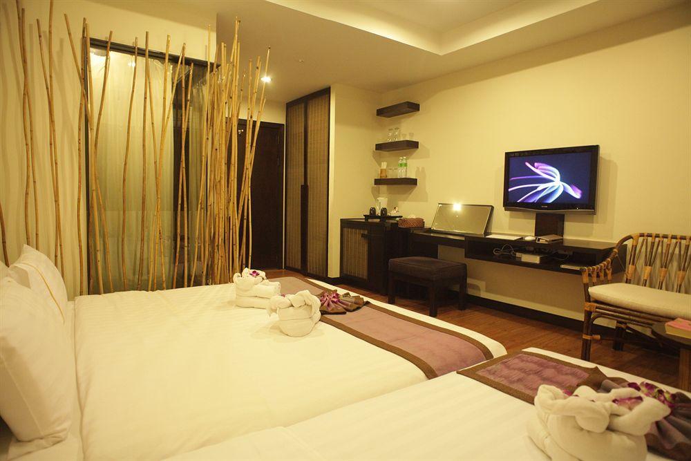 Bamboo House Phuket Hotel 3*