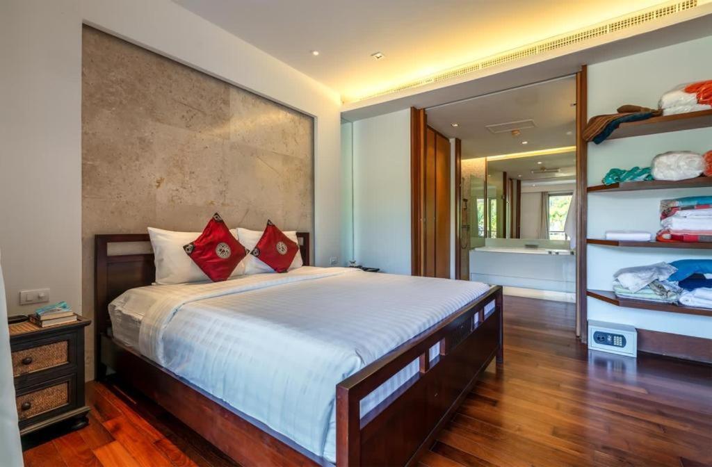 Pearl Of Naithon, Two Bedrooms Apartment