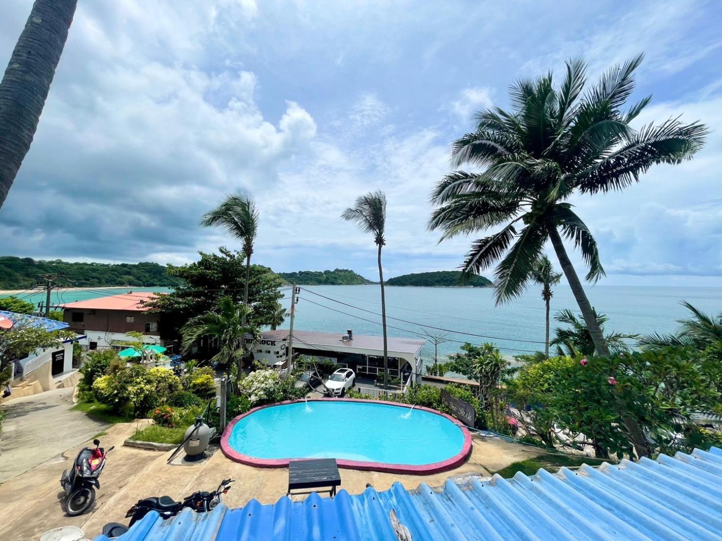Naiharn On The Rock Phuket 2*