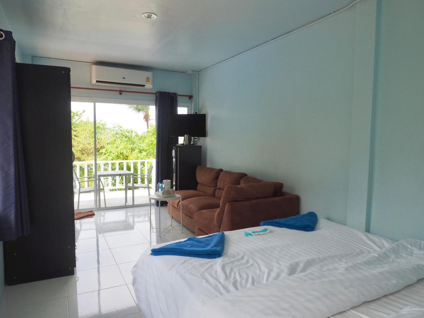 Naiharn On The Rock Phuket Resort Nai Harn