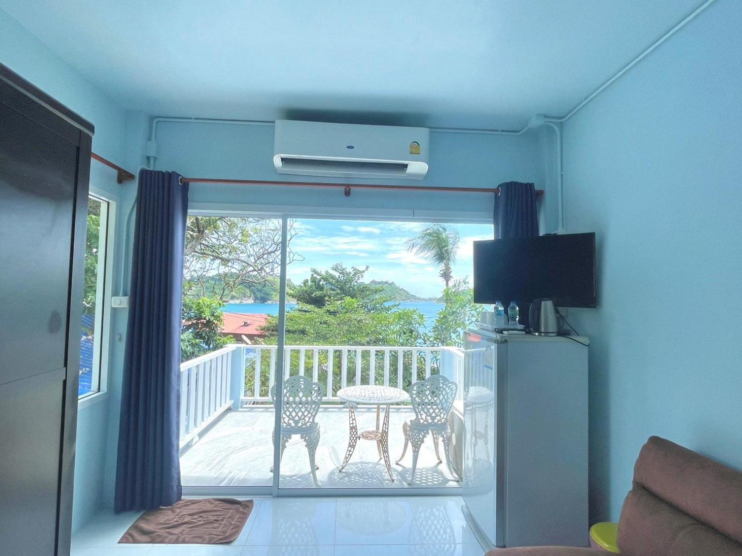 Resort Naiharn On The Rock Phuket