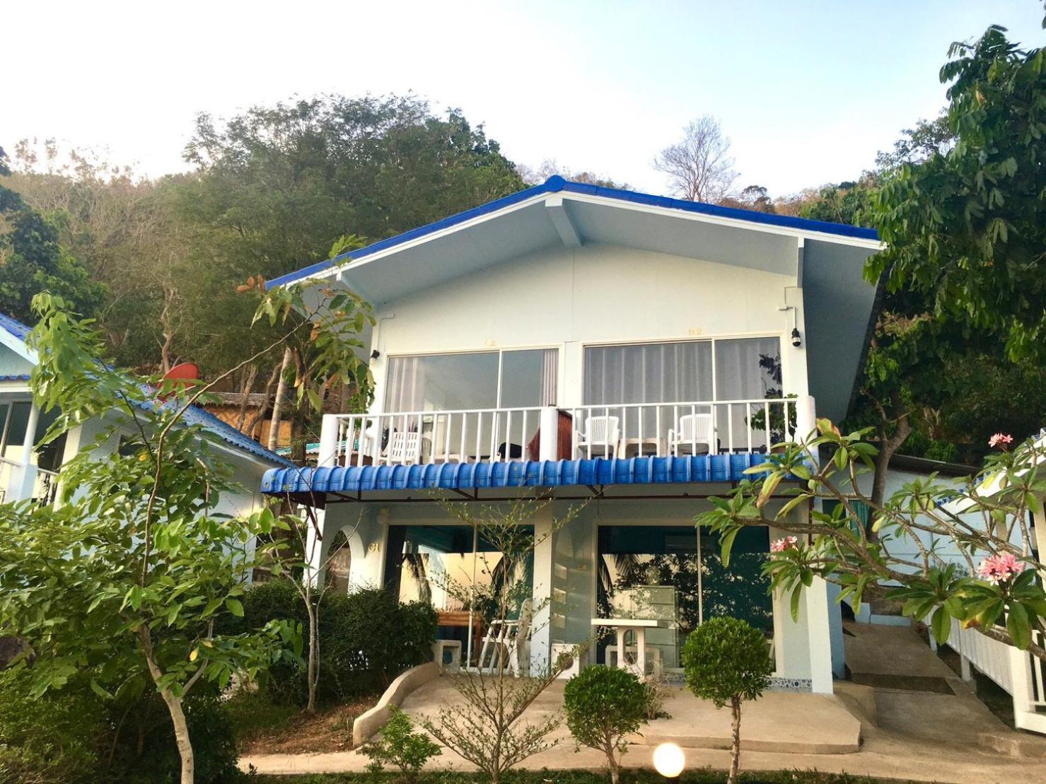 Naiharn On The Rock Phuket Resort
