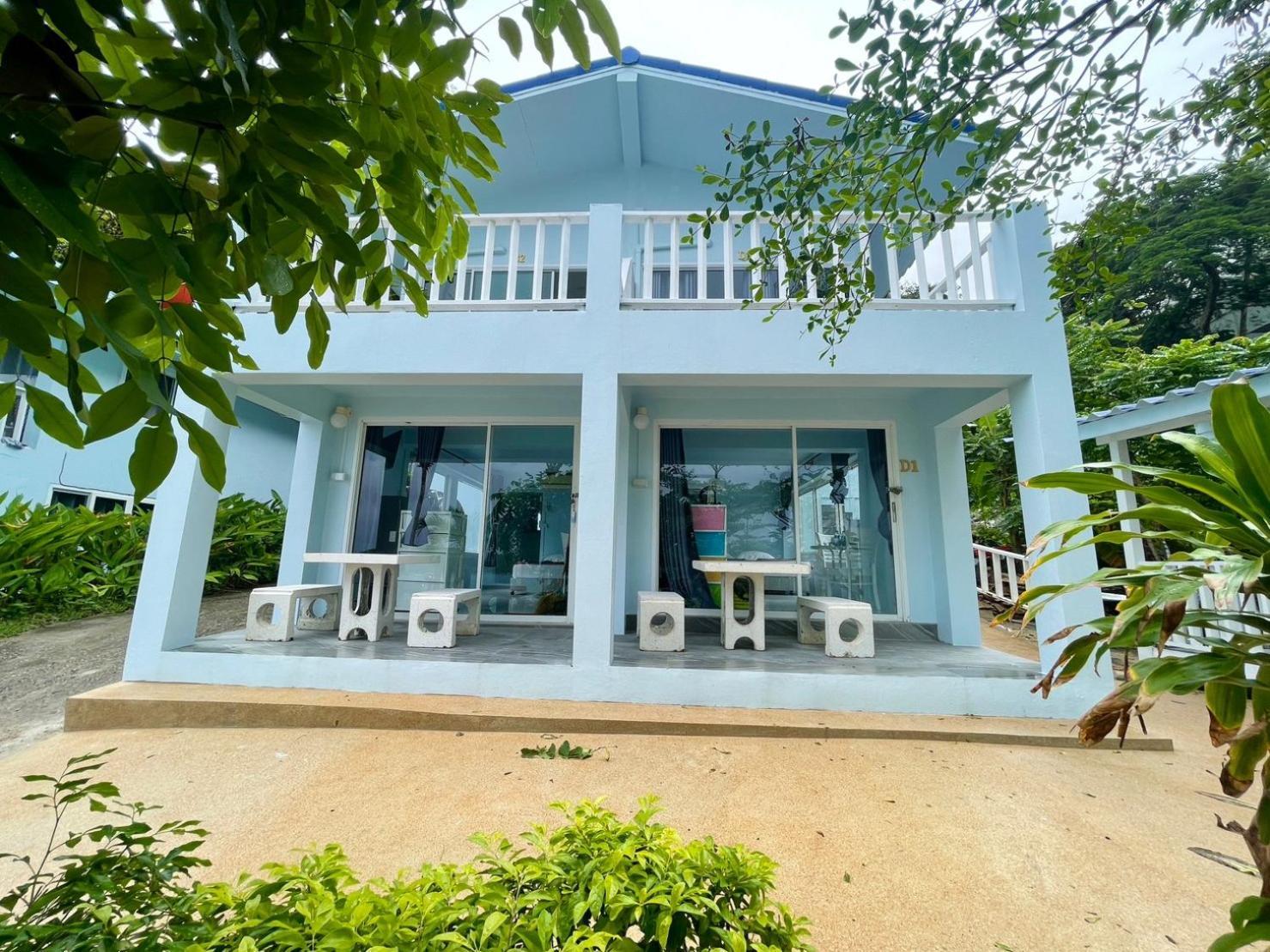 Resort Naiharn On The Rock Phuket 2*