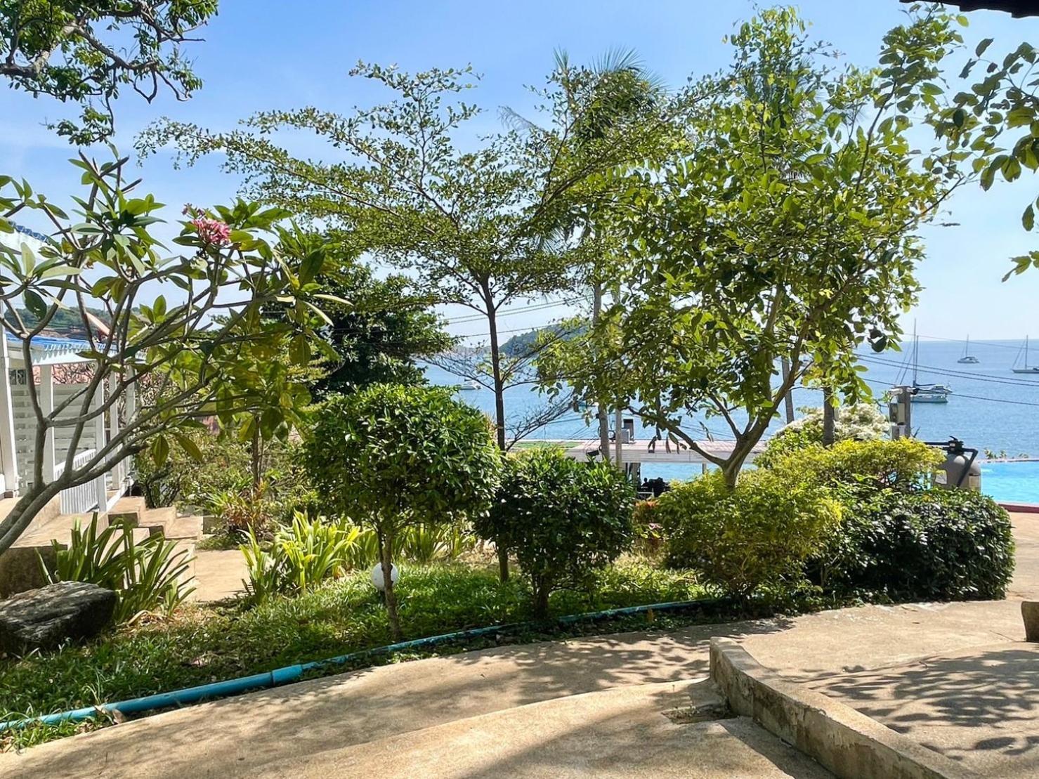 Naiharn On The Rock Phuket