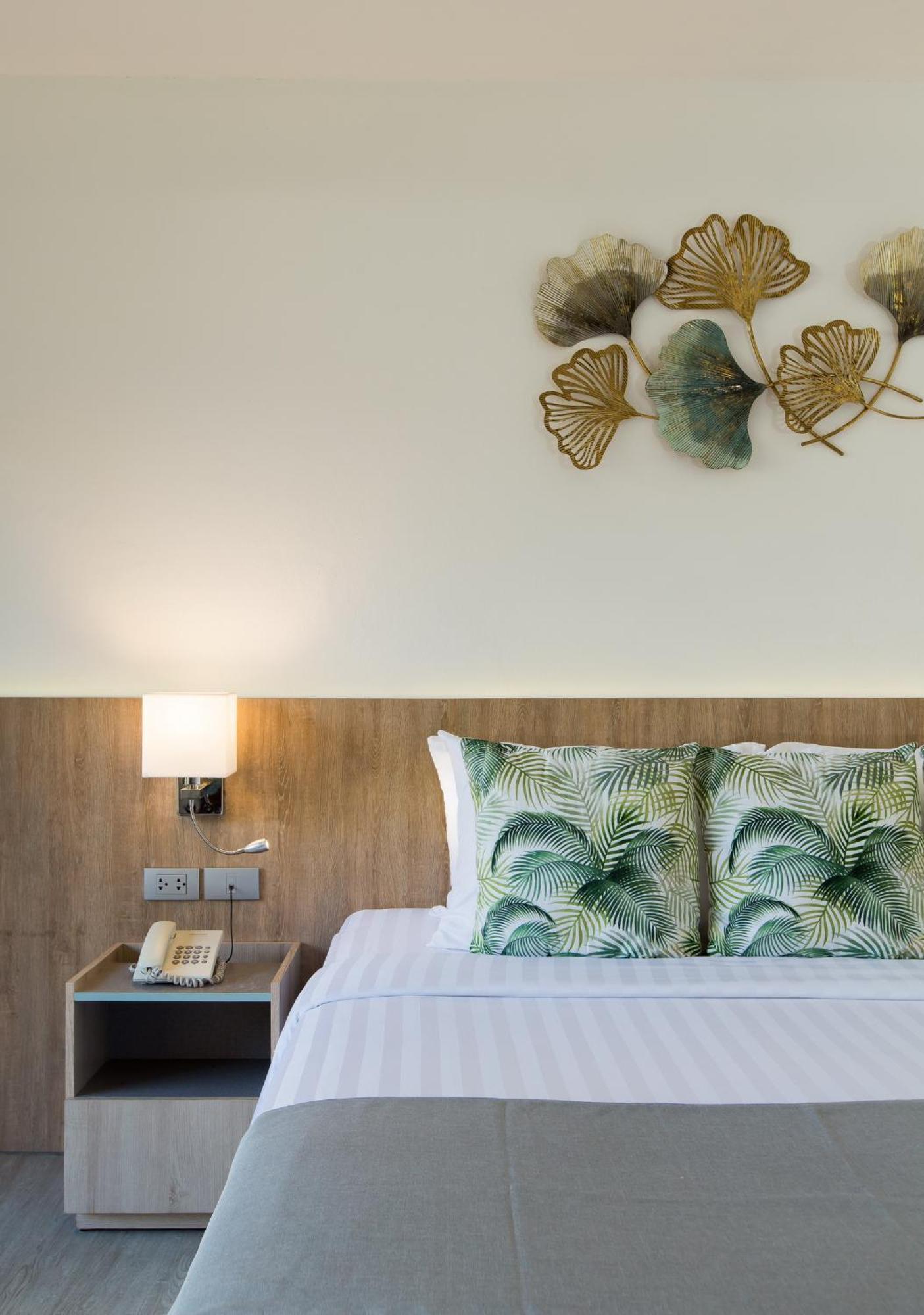 Resort Coconut Village Phuket - Sha Extra