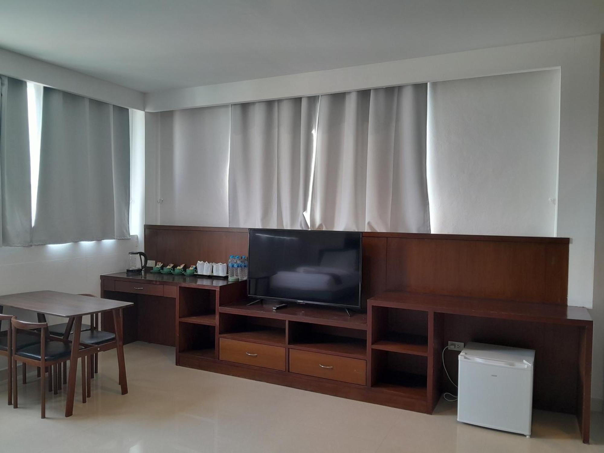Hotel Sereneburi 3*