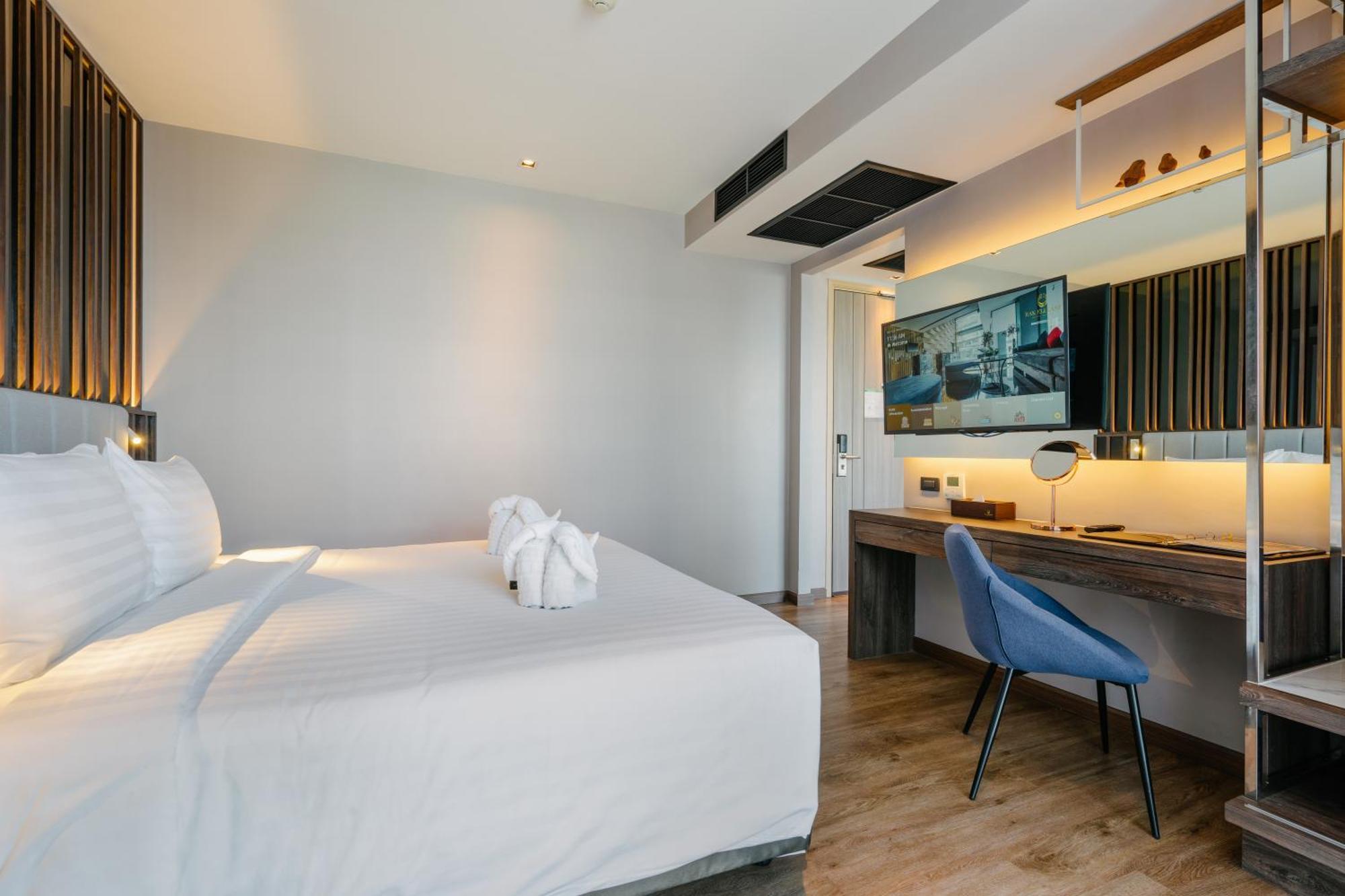 Rak Elegant Patong