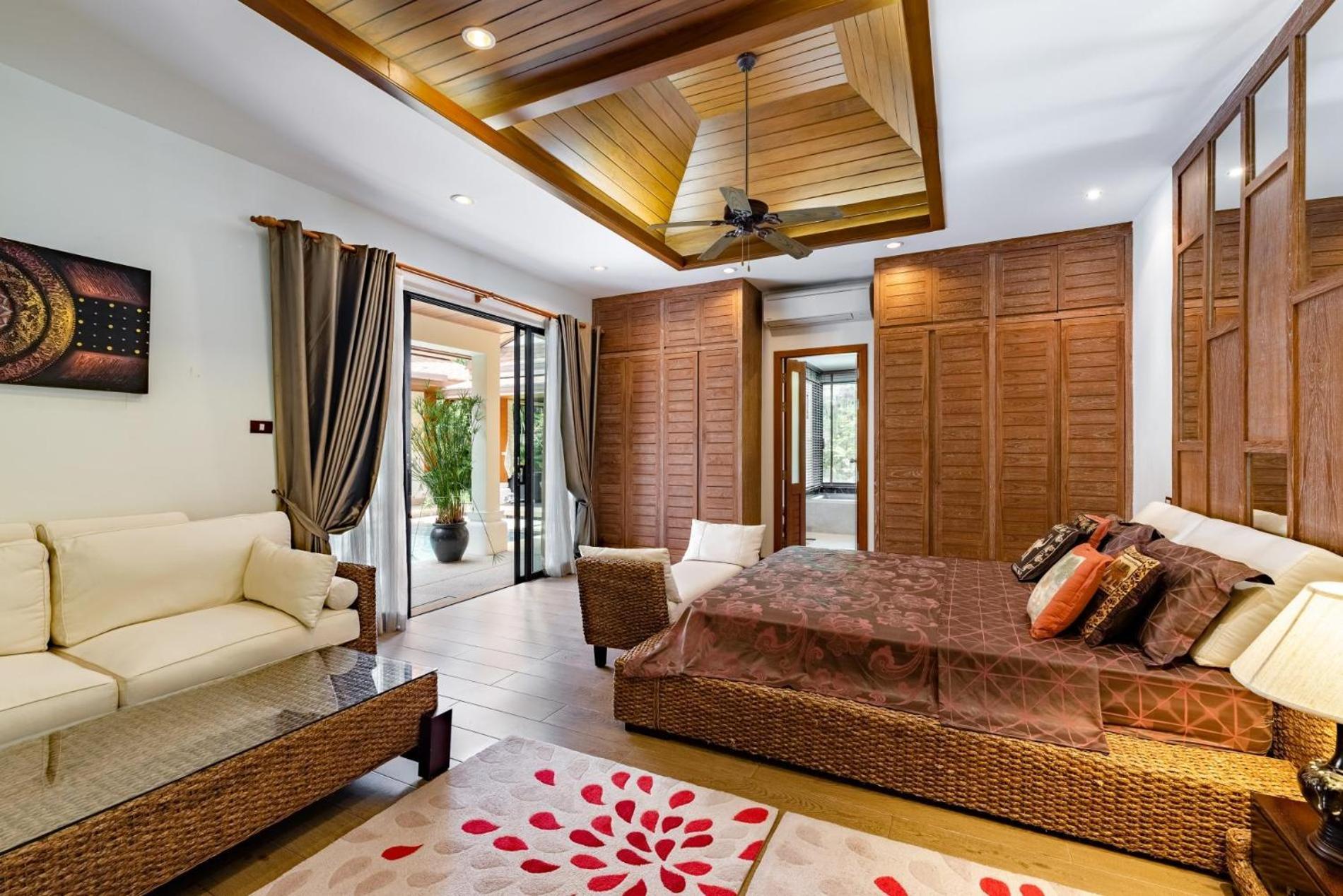 Champagne Pool Villa *