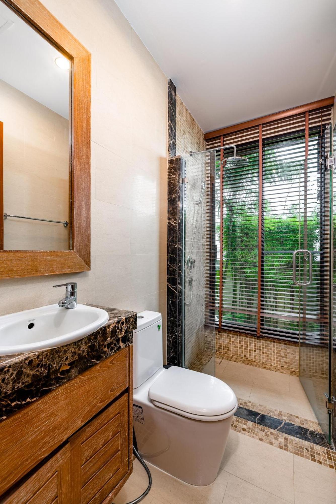 Villa Champagne Pool