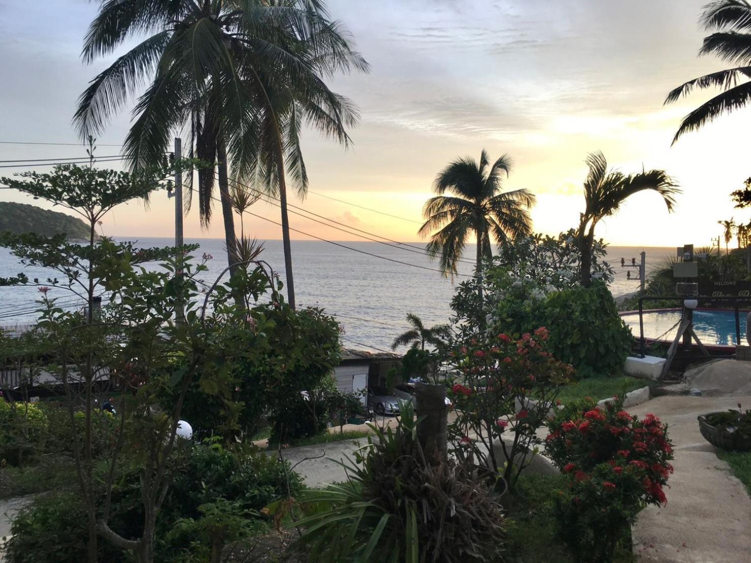 Resort Naiharn On The Rock Phuket 2*