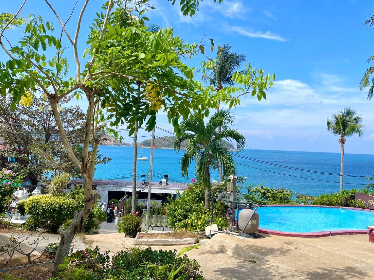 Resort Naiharn On The Rock Phuket