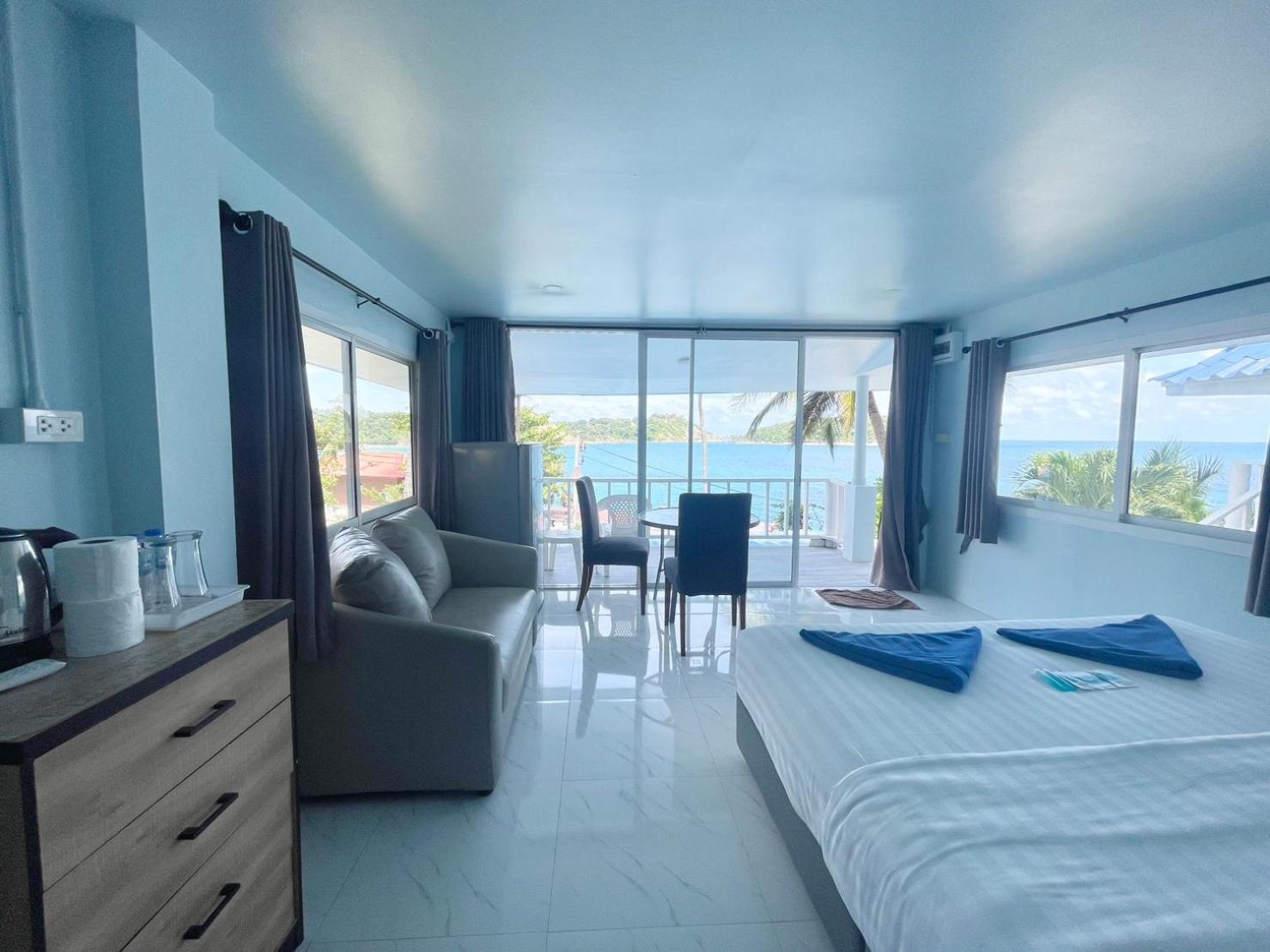 Resort Naiharn On The Rock Phuket