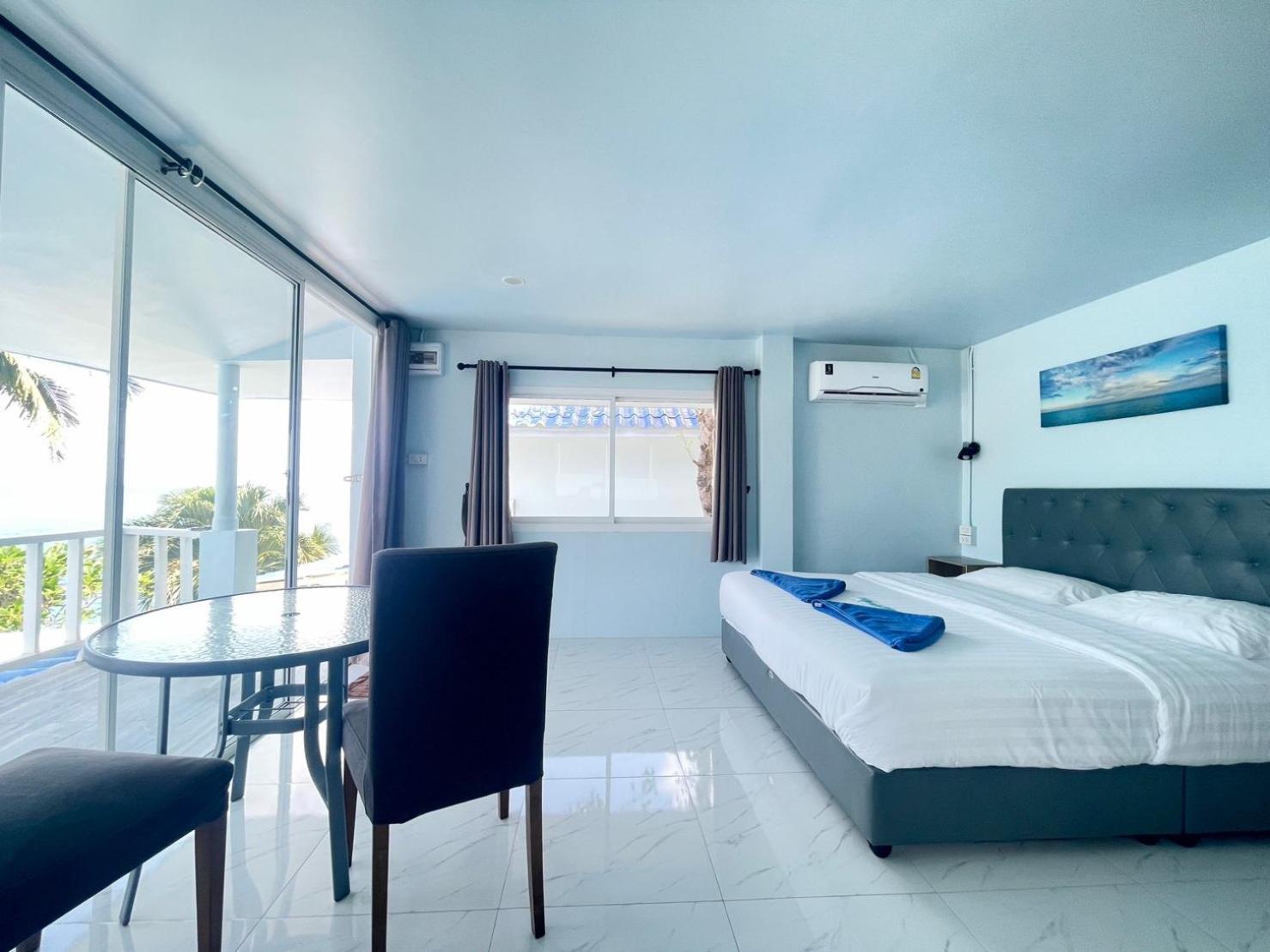 Resort Naiharn On The Rock Phuket 2*