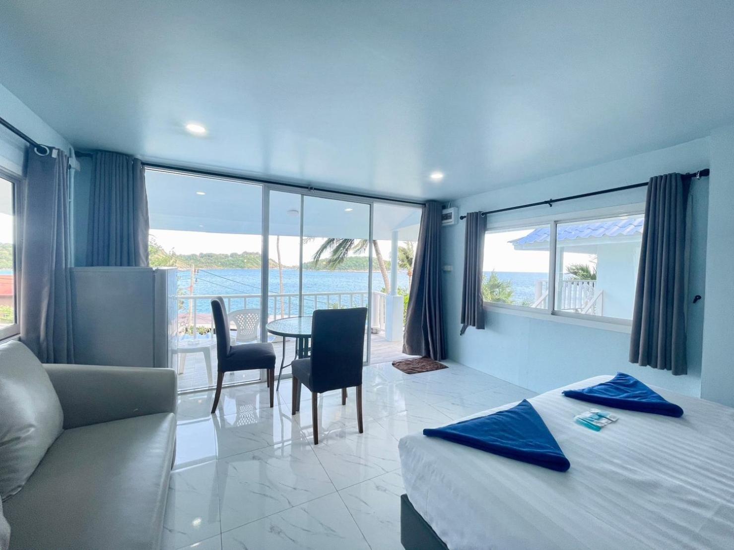 Naiharn On The Rock Phuket