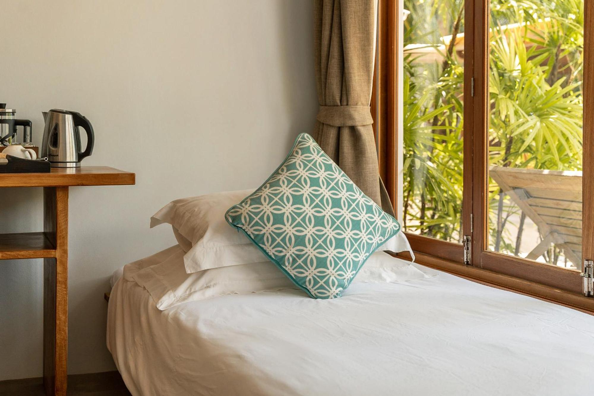 The Cove 4*