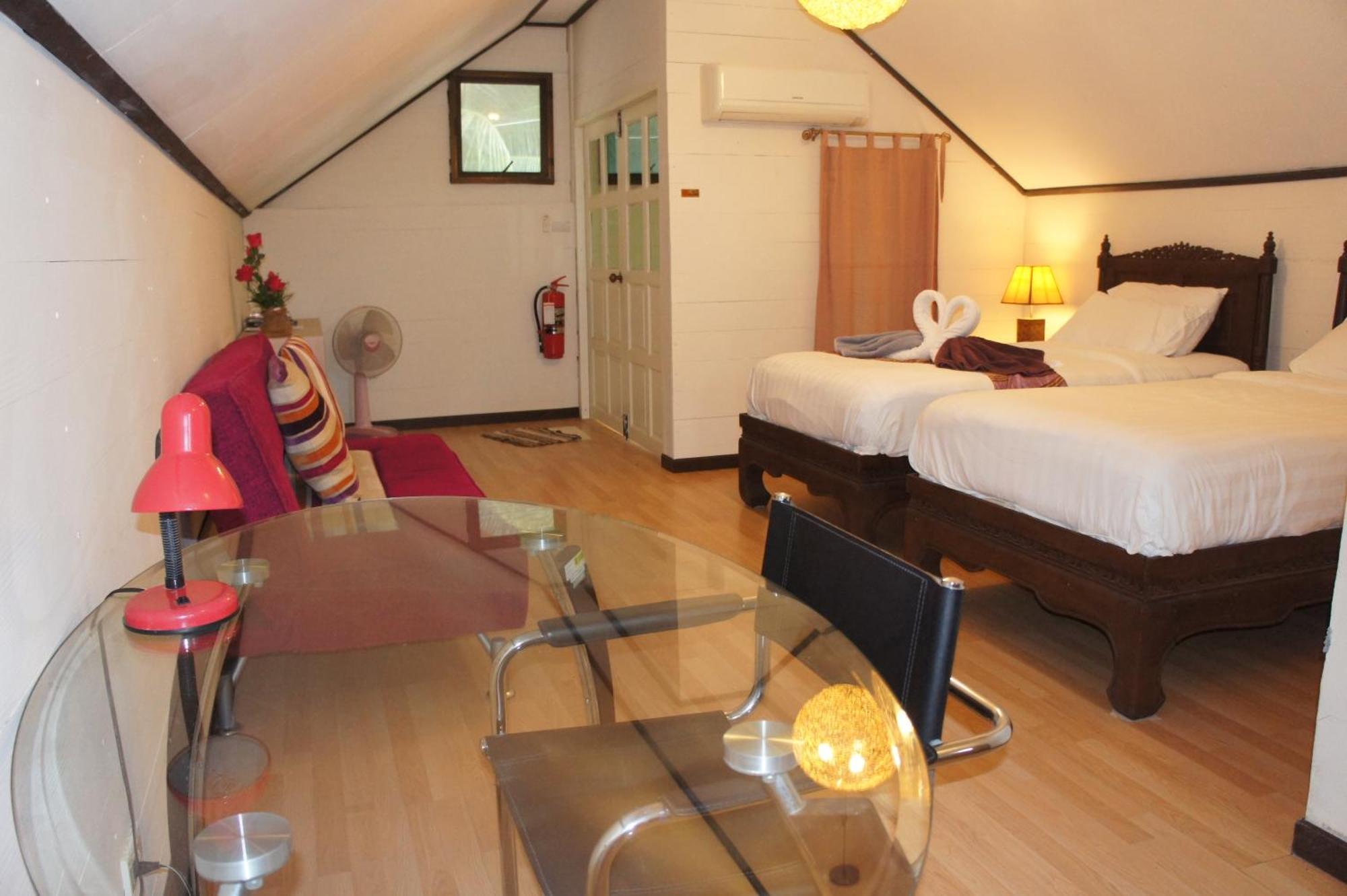 Phuket Gay 2*