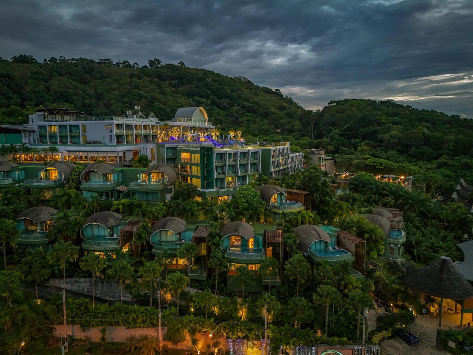 Crest & Pool - Sha Extra Resort Patong