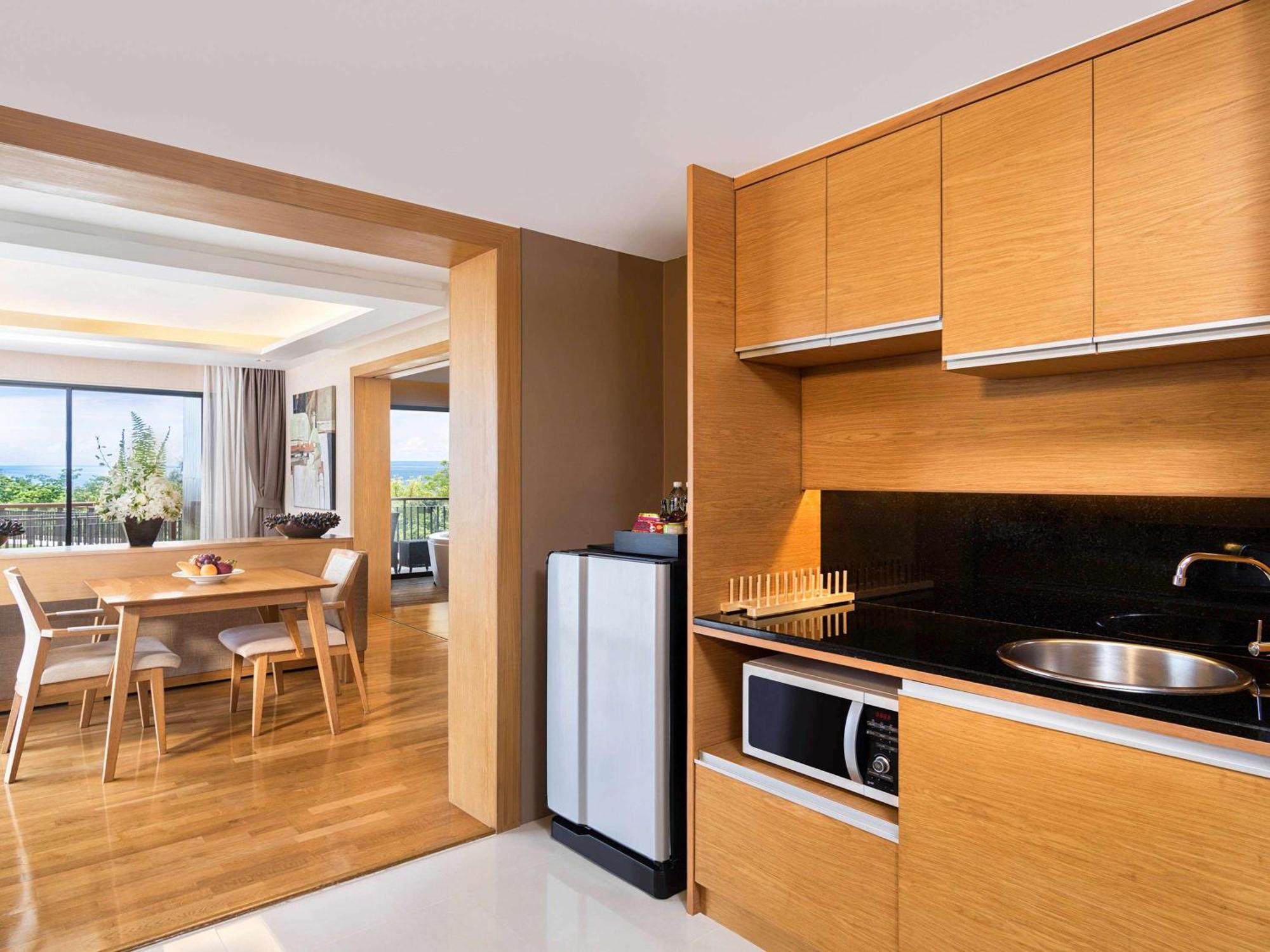Novotel Phuket Avista And 5*