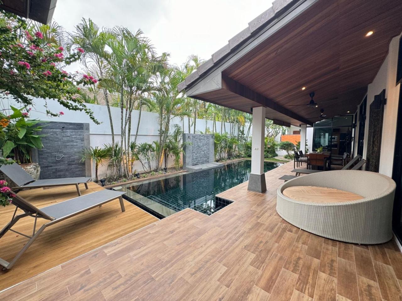 Emotion 1 By G Estate Villa