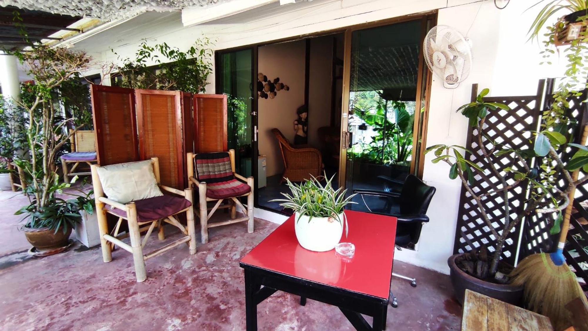 Baan Sikhao Yanui Guest house