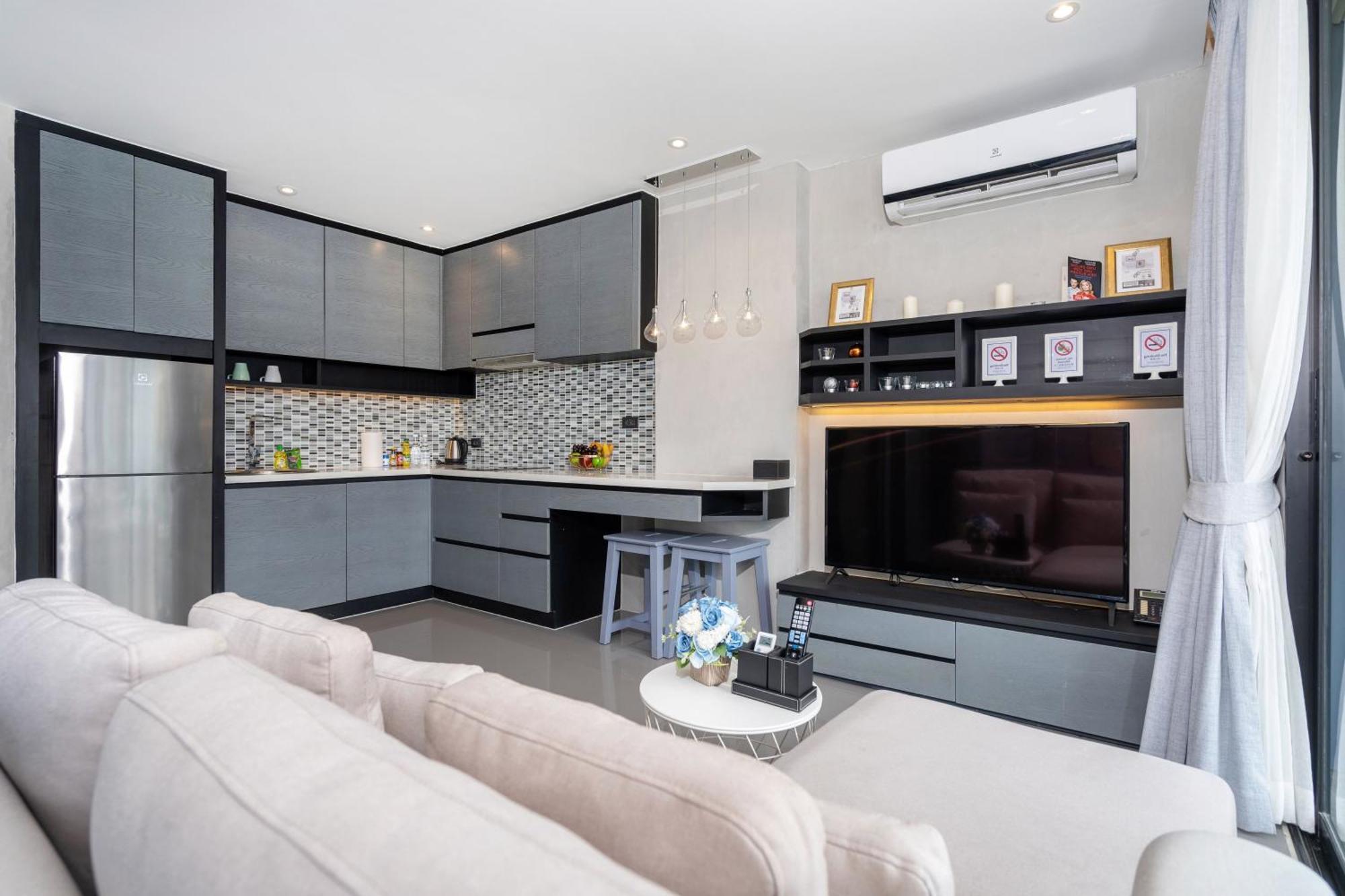 Scenic Hill View 1br P609 In Citygate, Great Facilities, Close To And Fantasea Apartment