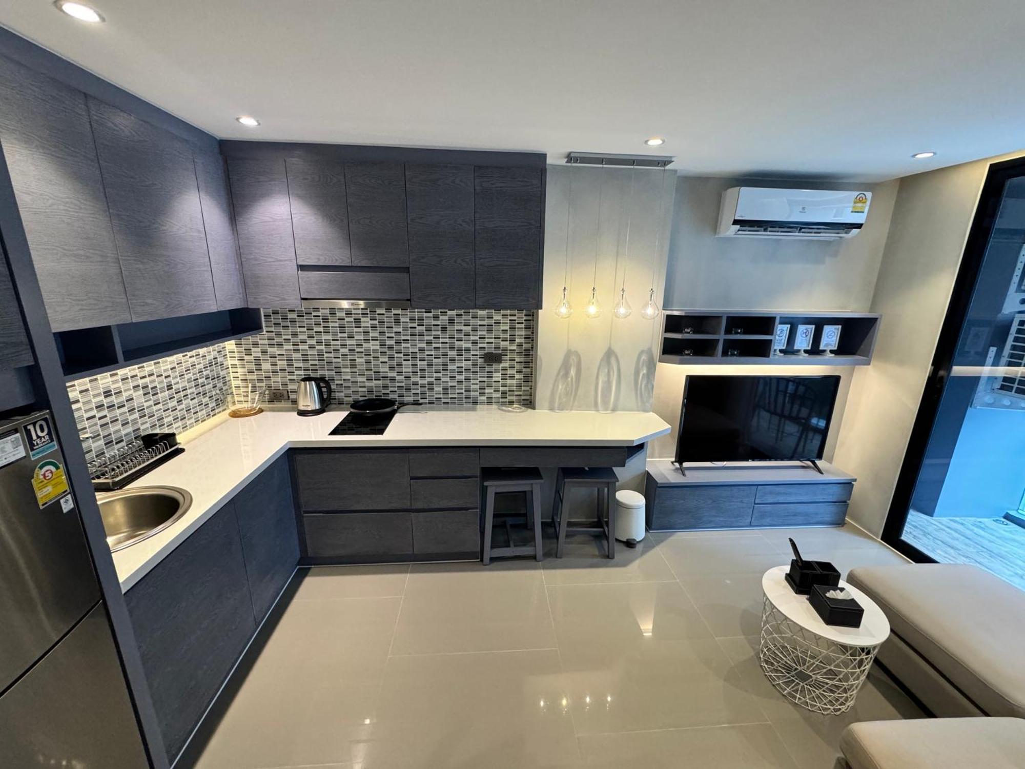 1bdr 2 Pools On The Roof 500m To 3 Bars Kamala Beach