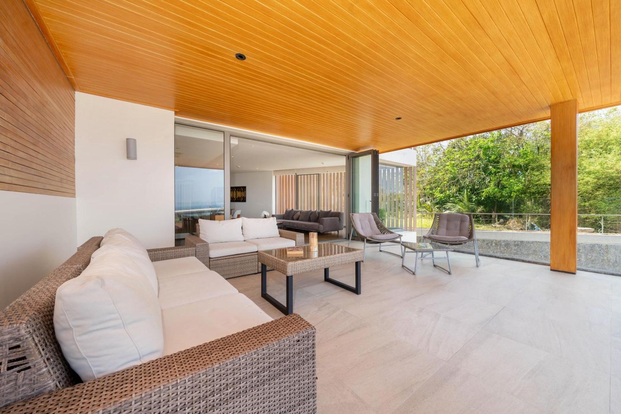 Luxury Ocean View 2br 82 In Bluepoint Residence, Near And Paradise *