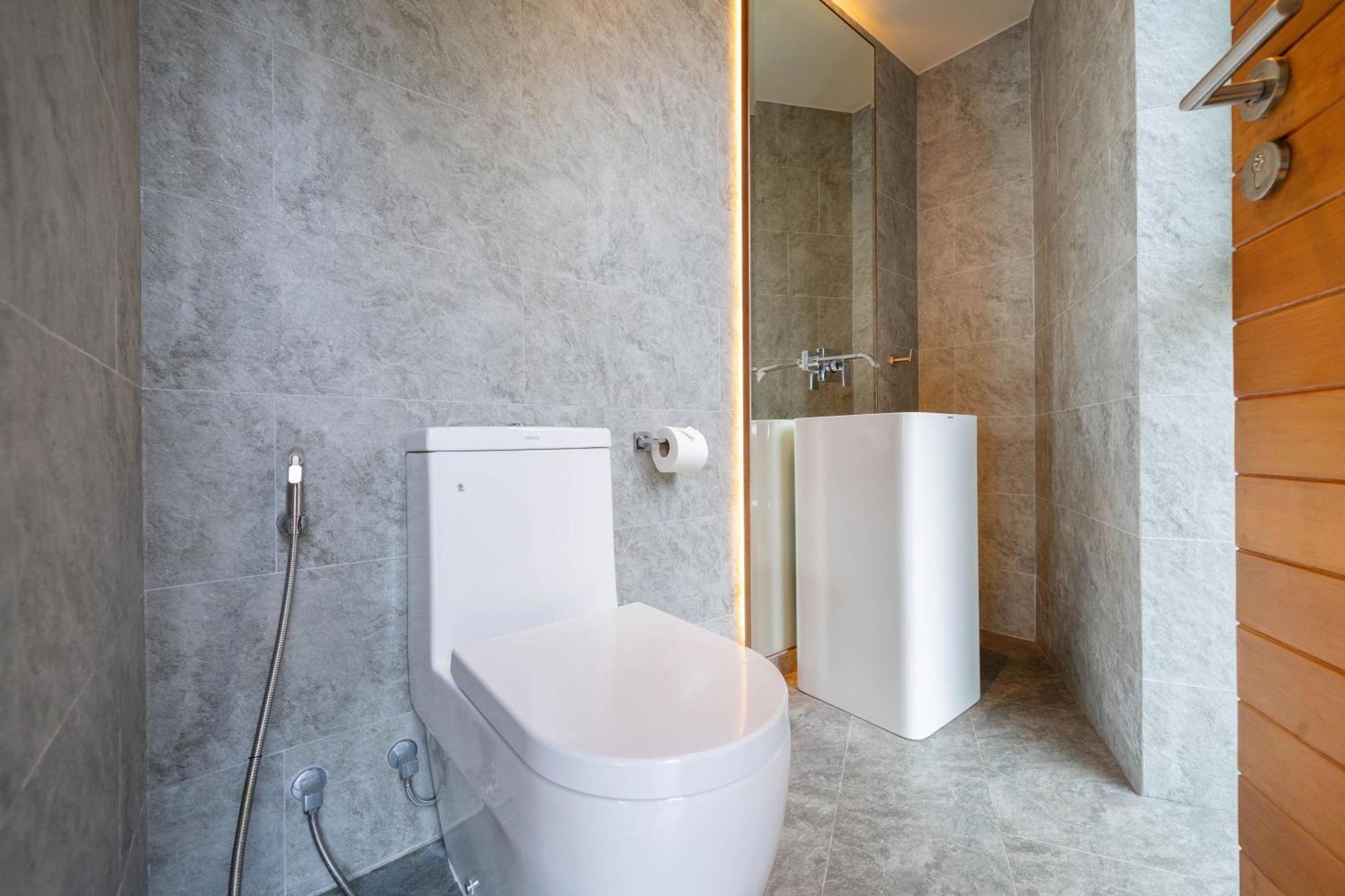 Luxury Ocean View 2br 82 In Bluepoint Residence, Near And Paradise Apartment Patong