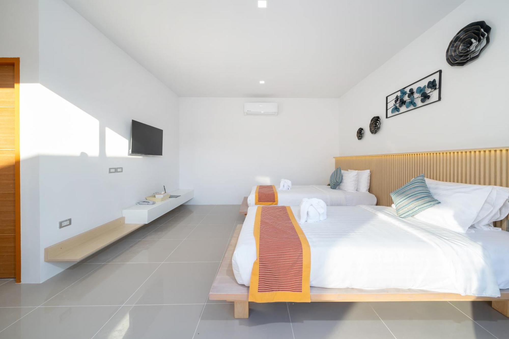 Andaman Time Beachside Pool Guest house Chalong