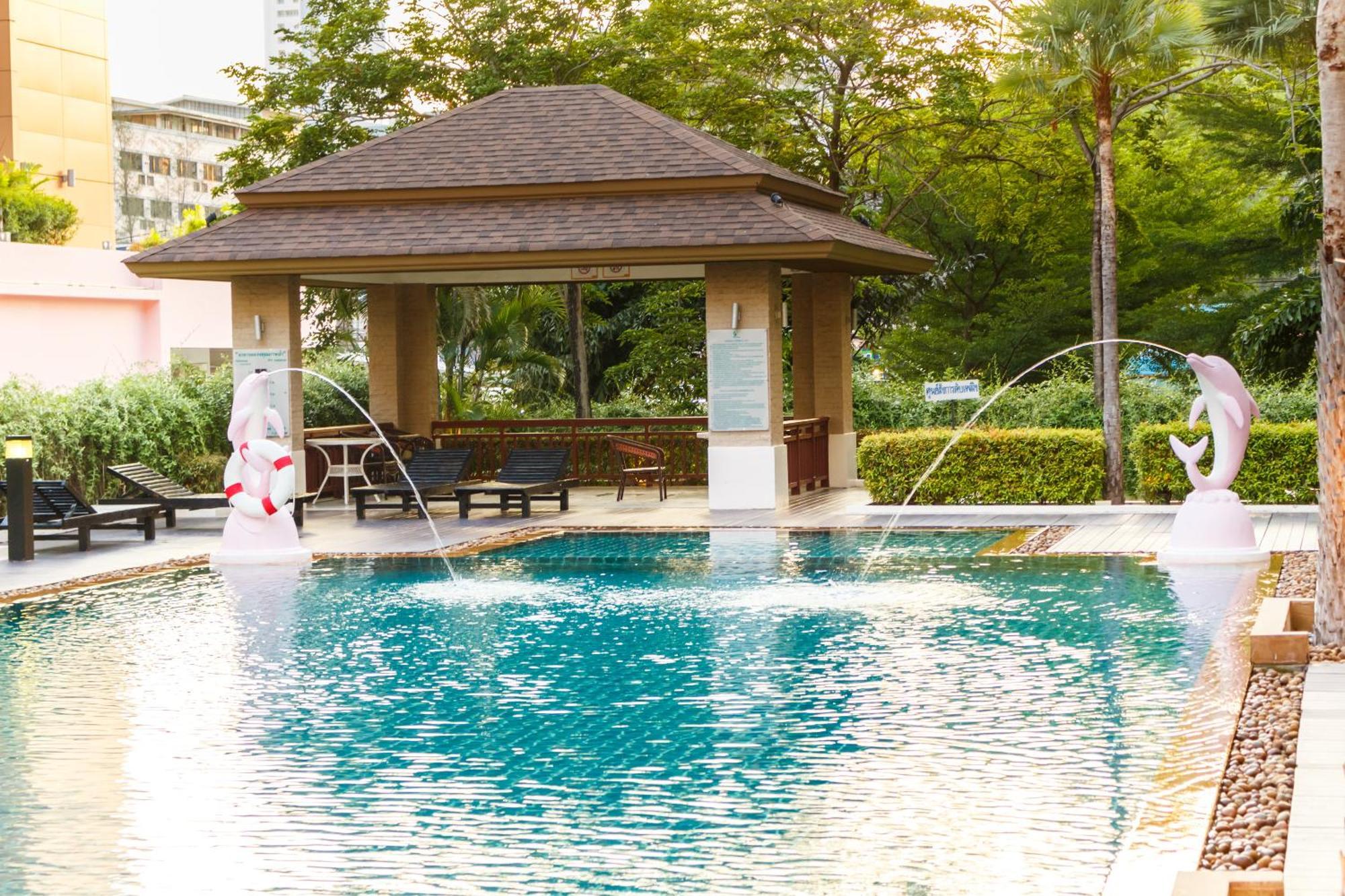 At Phuket By Lofty Apartment *