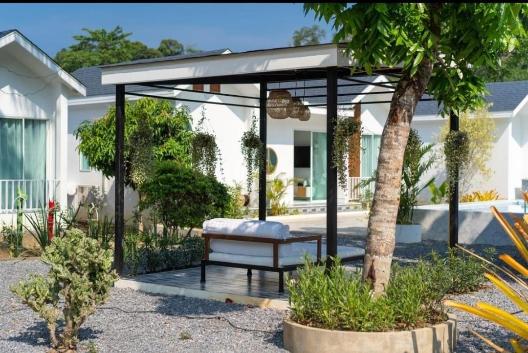 Tropical Oasis Aoyon House Holiday home *