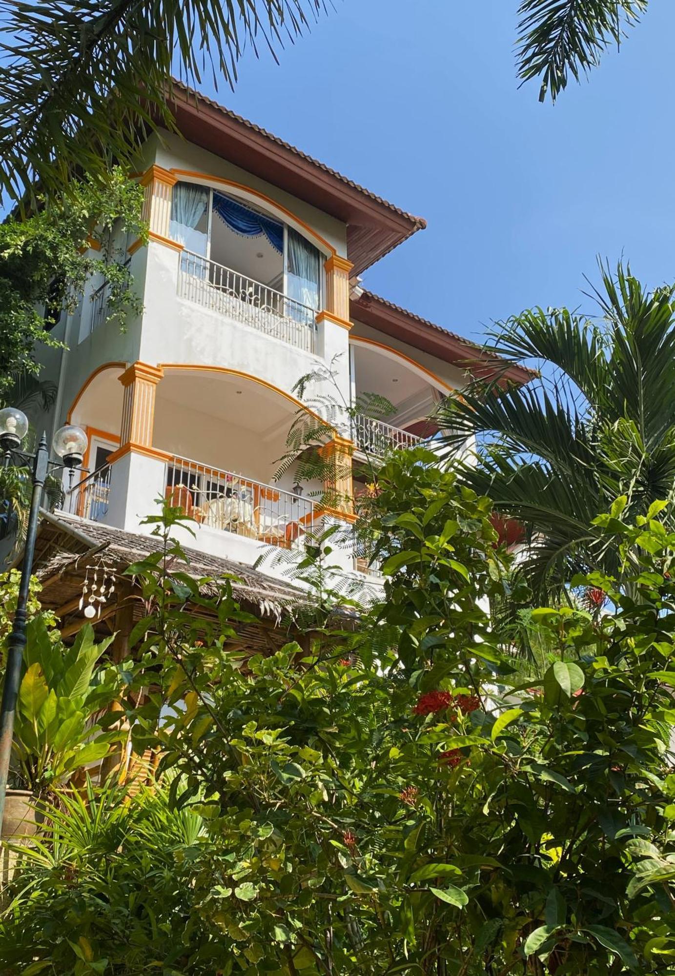 Oasis 3, 4, Or 5 Bedroom Villa *