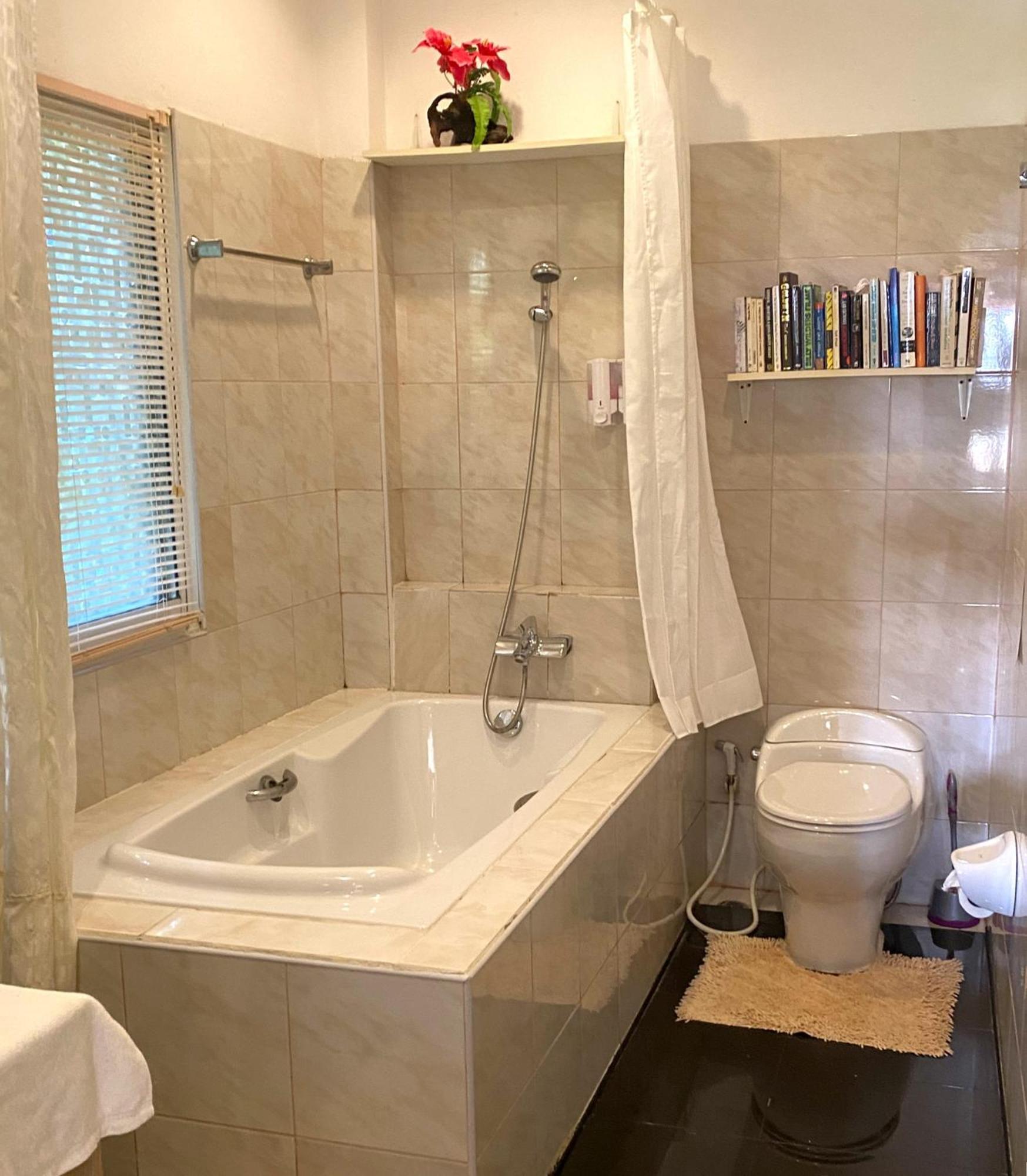Oasis 3, 4, Or 5 Bedroom Karon